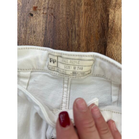 Free People Women's White Just Float On High Rise Flare Jeans Size 24R - Picture 8 of 11